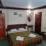 Konukevi Zlatniyat Telets