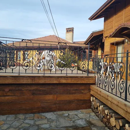 Πανσιόν Zlatniyat Telets 2*