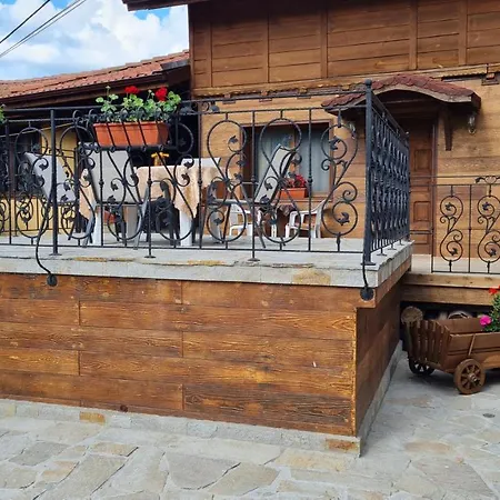 招待所 Zlatniyat Telets 2*