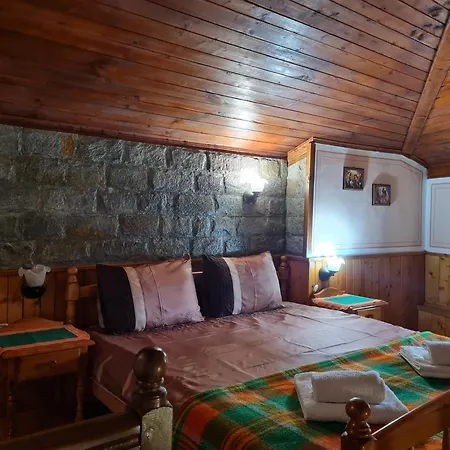Guest house Zlatniyat Telets 2*