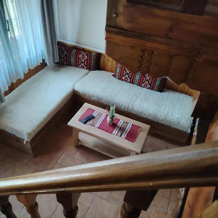 招待所 Zlatniyat Telets 2*